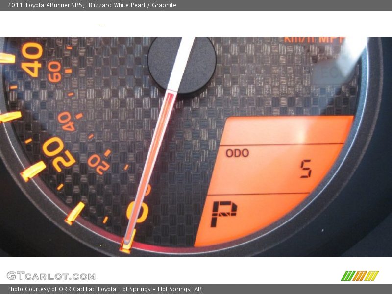 Blizzard White Pearl / Graphite 2011 Toyota 4Runner SR5