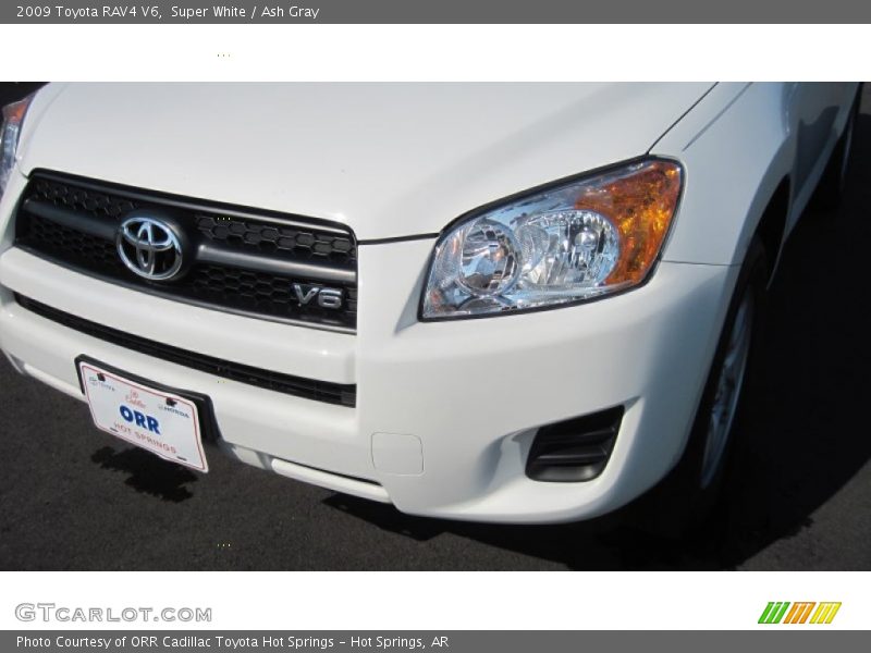 Super White / Ash Gray 2009 Toyota RAV4 V6