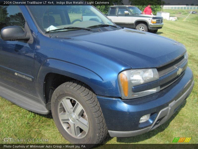 Indigo Blue Metallic / Light Cashmere 2004 Chevrolet TrailBlazer LT 4x4