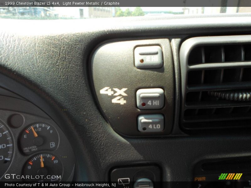 Light Pewter Metallic / Graphite 1999 Chevrolet Blazer LS 4x4