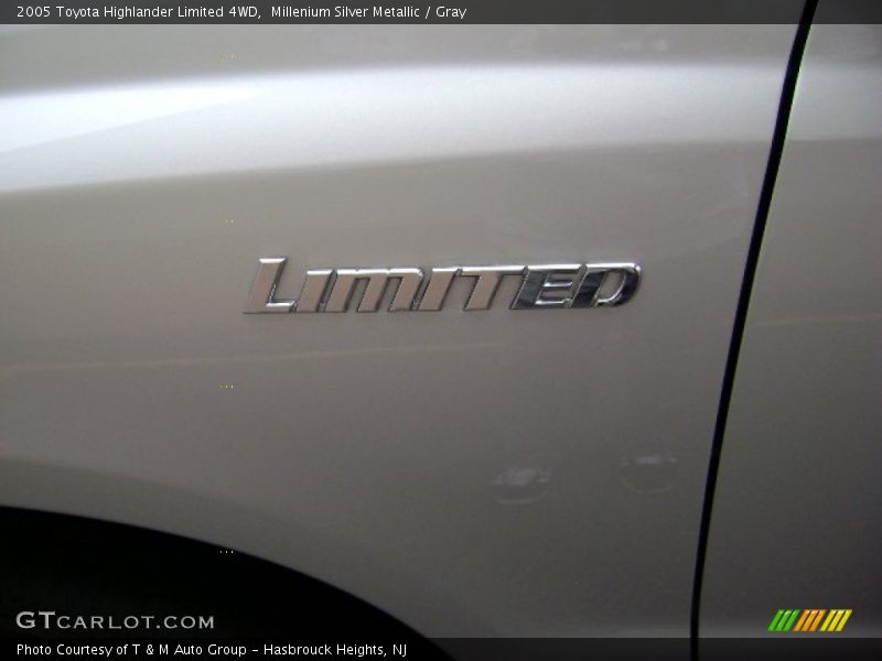 Millenium Silver Metallic / Gray 2005 Toyota Highlander Limited 4WD