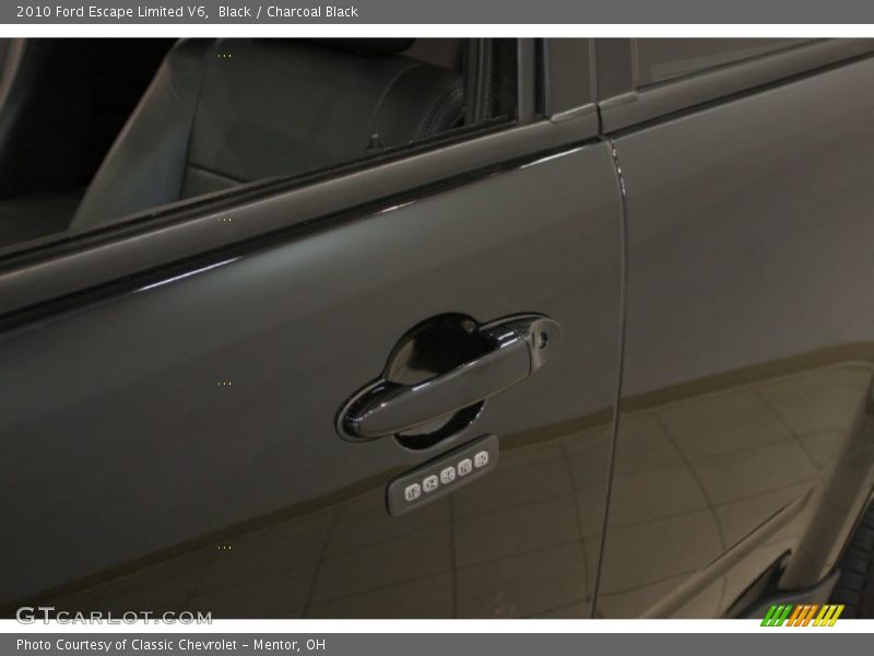 Black / Charcoal Black 2010 Ford Escape Limited V6