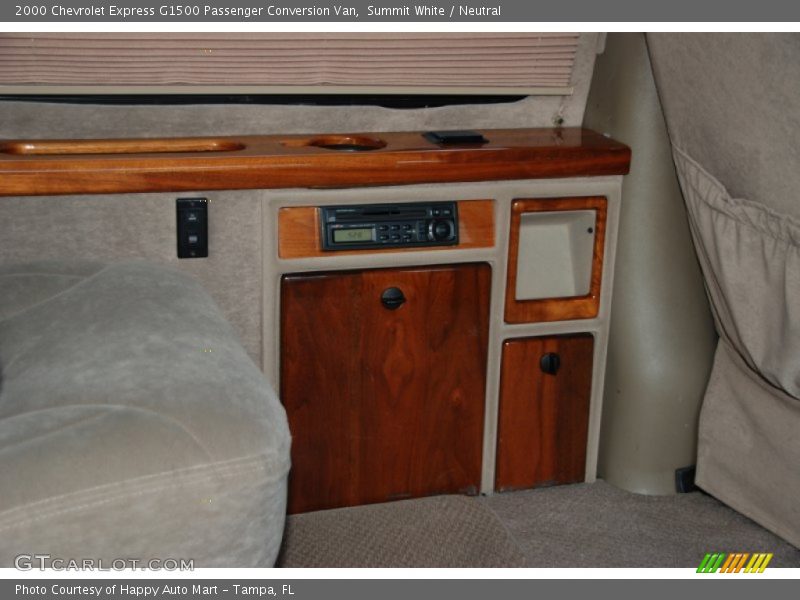 Summit White / Neutral 2000 Chevrolet Express G1500 Passenger Conversion Van