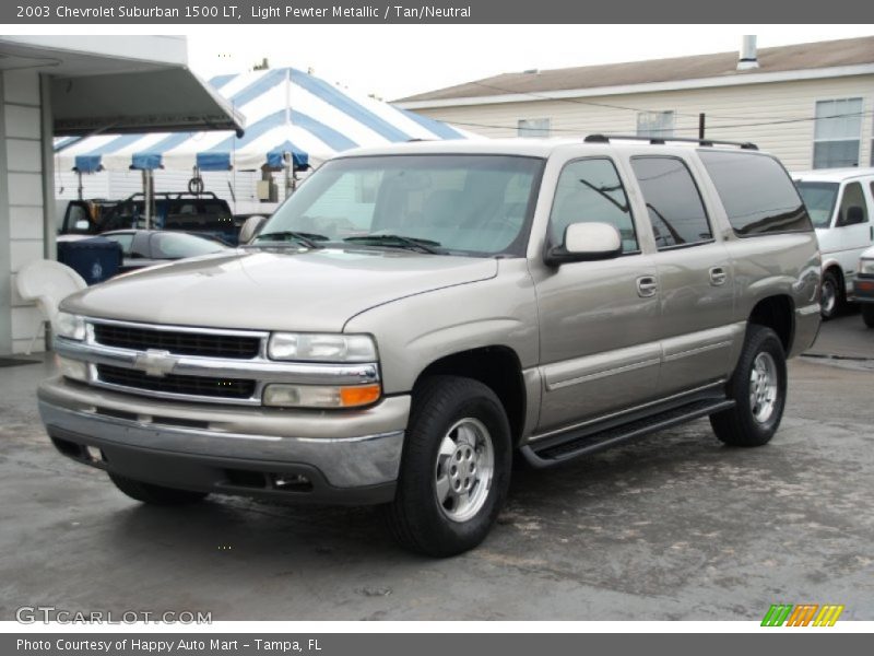 Front 3/4 View of 2003 Suburban 1500 LT