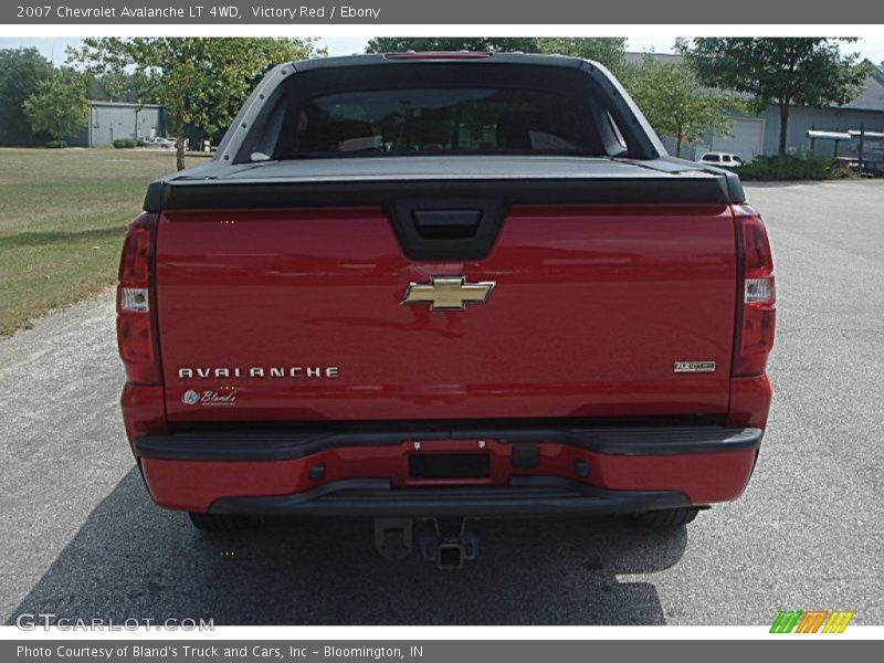 Victory Red / Ebony 2007 Chevrolet Avalanche LT 4WD