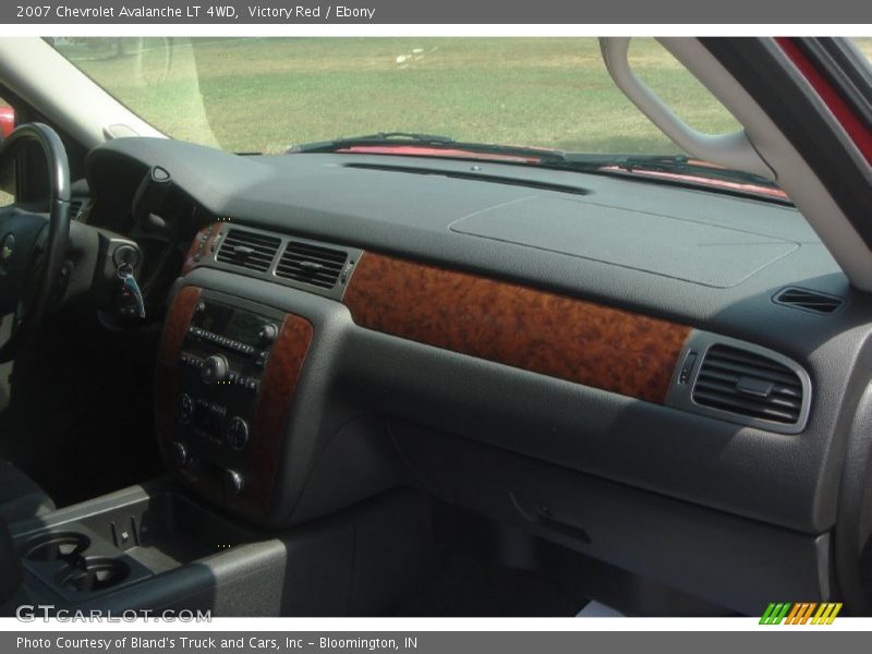 Victory Red / Ebony 2007 Chevrolet Avalanche LT 4WD