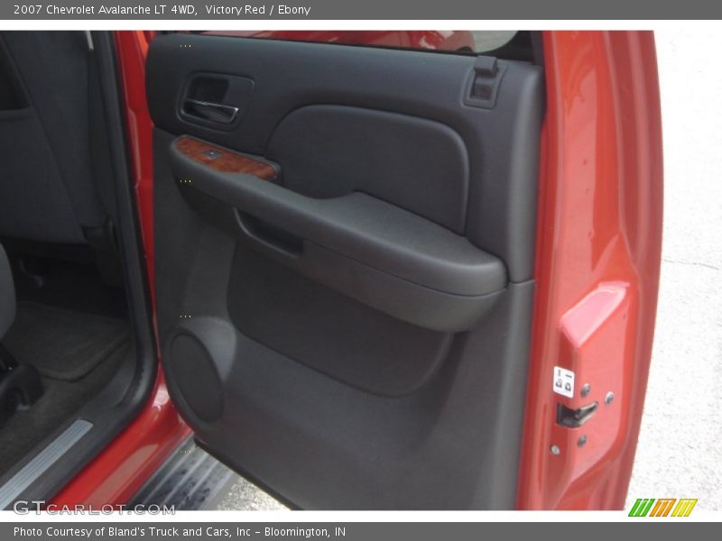 Victory Red / Ebony 2007 Chevrolet Avalanche LT 4WD