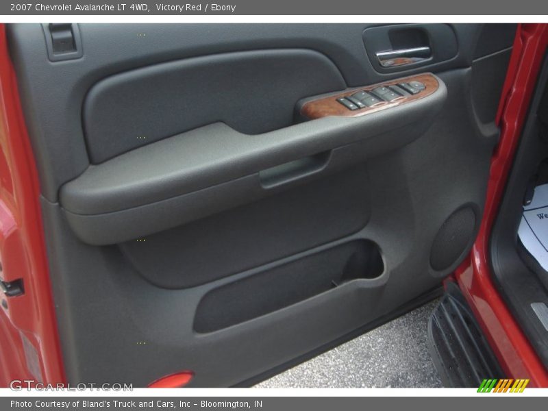 Victory Red / Ebony 2007 Chevrolet Avalanche LT 4WD