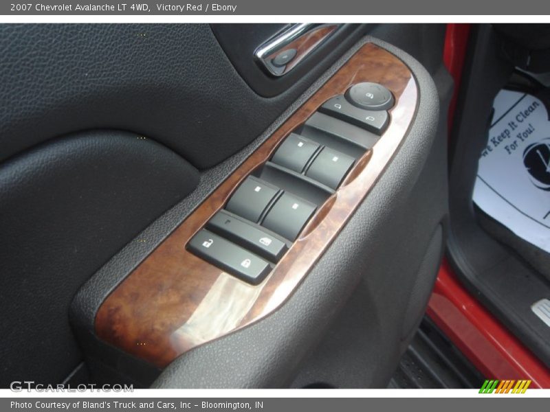Victory Red / Ebony 2007 Chevrolet Avalanche LT 4WD