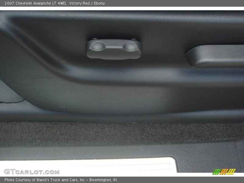 Victory Red / Ebony 2007 Chevrolet Avalanche LT 4WD