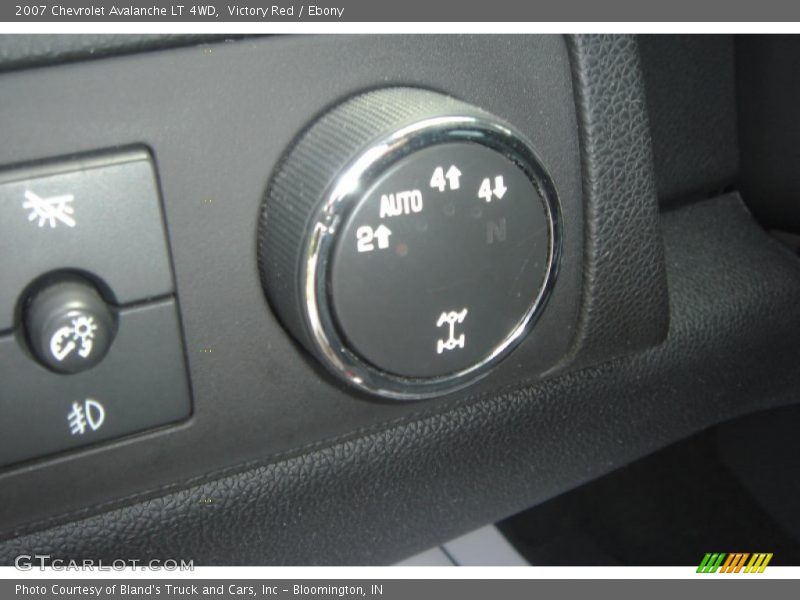Victory Red / Ebony 2007 Chevrolet Avalanche LT 4WD