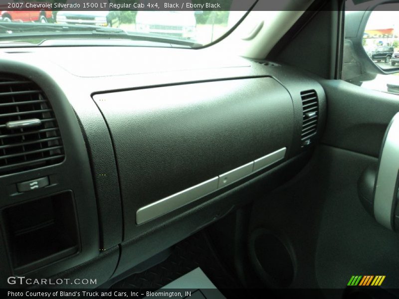 Black / Ebony Black 2007 Chevrolet Silverado 1500 LT Regular Cab 4x4