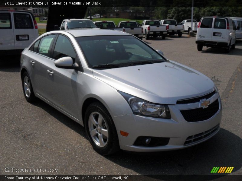 Silver Ice Metallic / Jet Black 2011 Chevrolet Cruze LT
