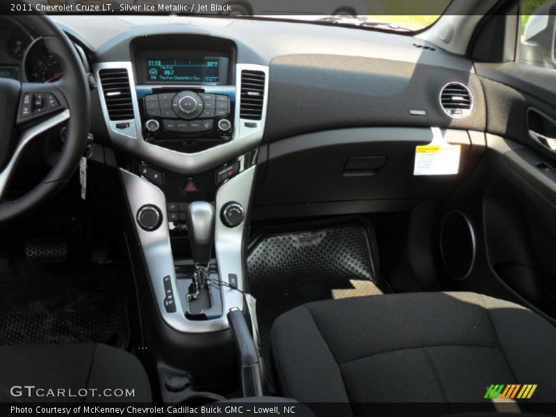 Silver Ice Metallic / Jet Black 2011 Chevrolet Cruze LT