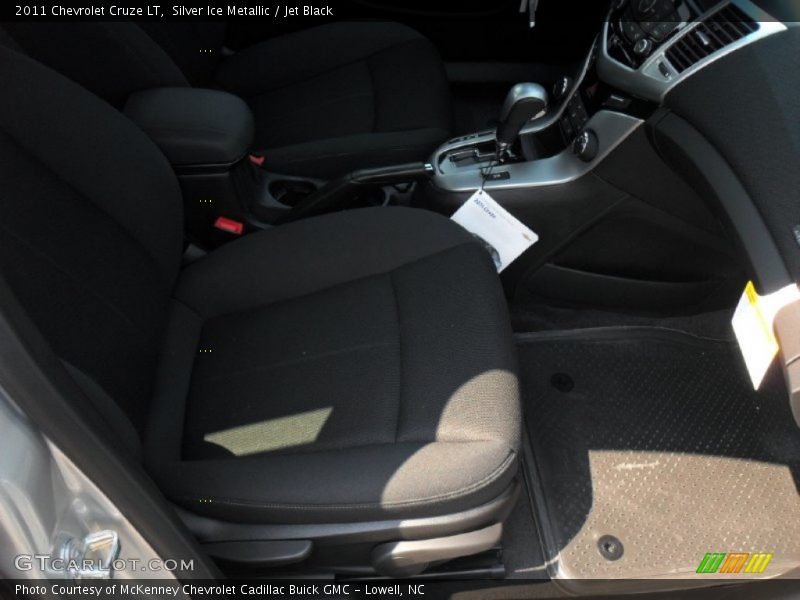 Silver Ice Metallic / Jet Black 2011 Chevrolet Cruze LT