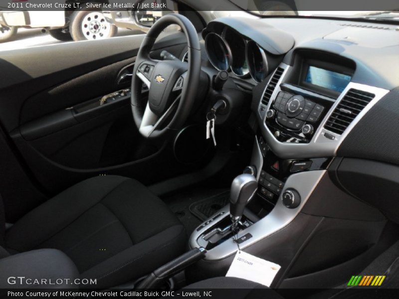 Silver Ice Metallic / Jet Black 2011 Chevrolet Cruze LT