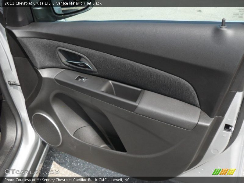 Silver Ice Metallic / Jet Black 2011 Chevrolet Cruze LT