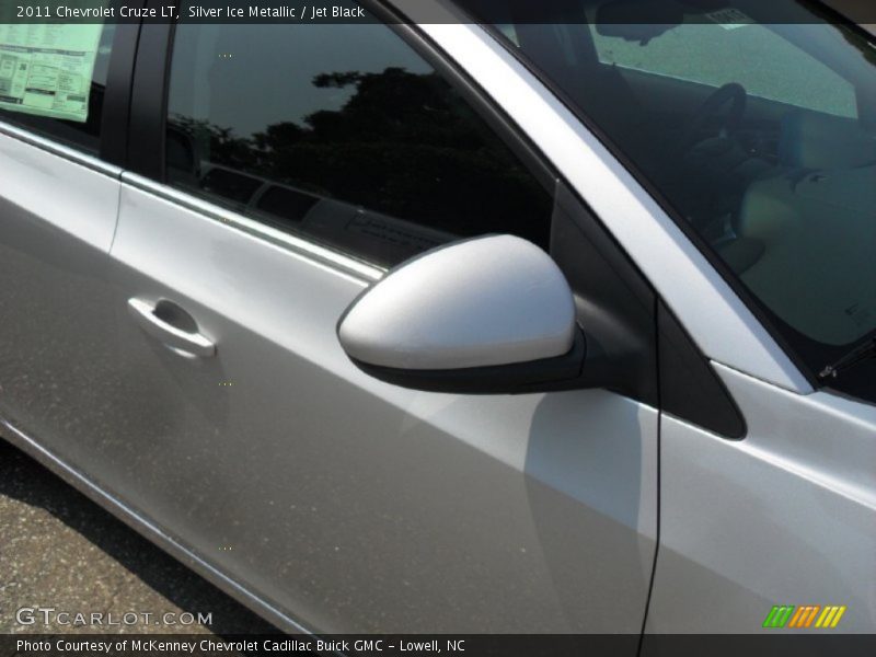 Silver Ice Metallic / Jet Black 2011 Chevrolet Cruze LT