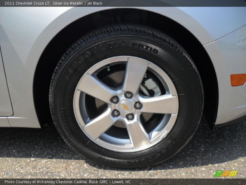 Silver Ice Metallic / Jet Black 2011 Chevrolet Cruze LT