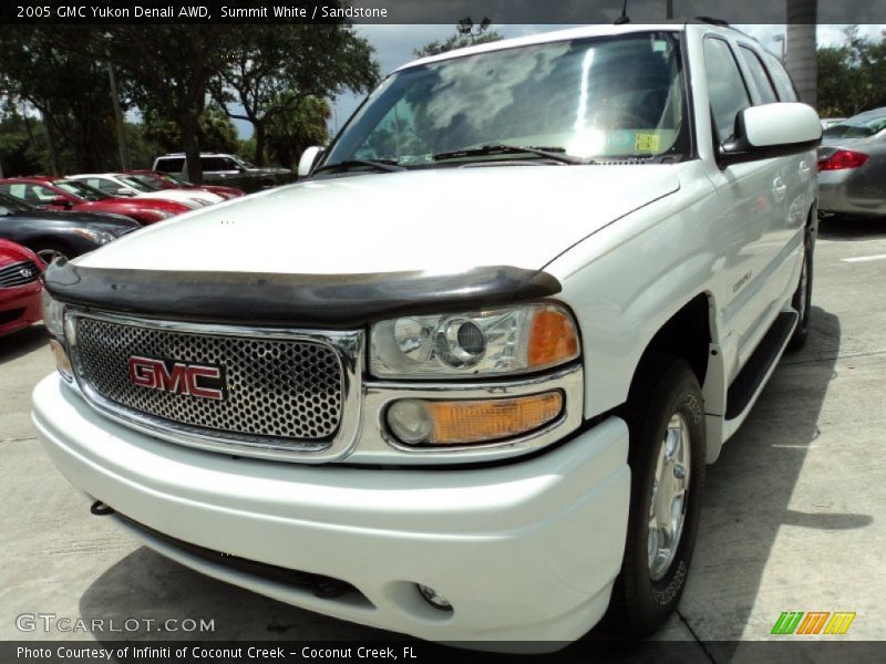 Summit White / Sandstone 2005 GMC Yukon Denali AWD