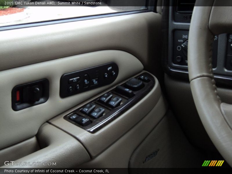 Summit White / Sandstone 2005 GMC Yukon Denali AWD