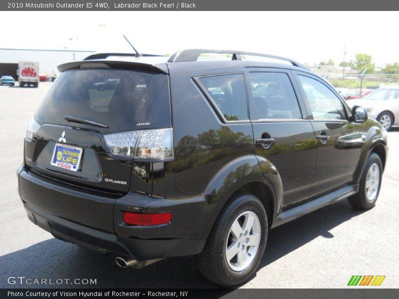 Labrador Black Pearl / Black 2010 Mitsubishi Outlander ES 4WD