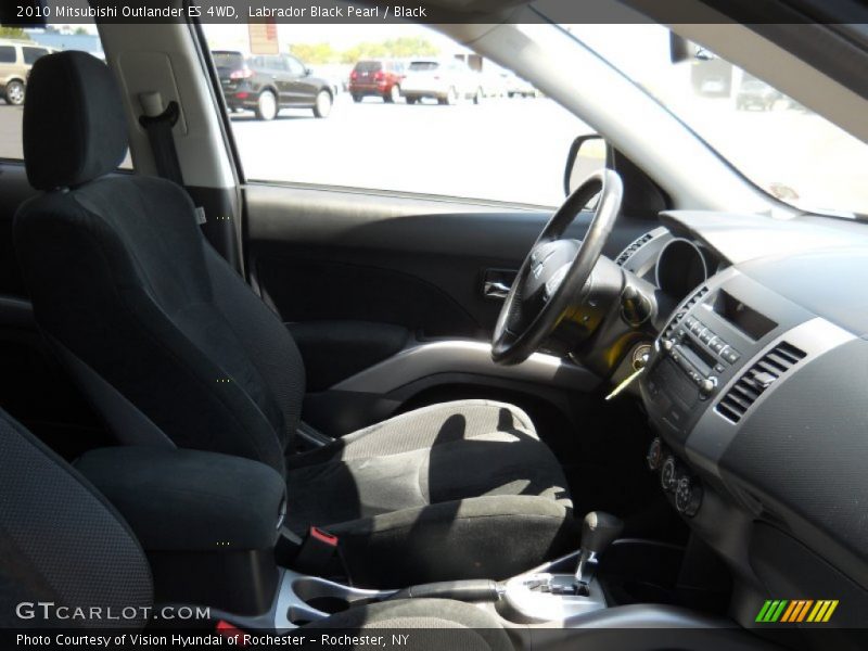 Labrador Black Pearl / Black 2010 Mitsubishi Outlander ES 4WD