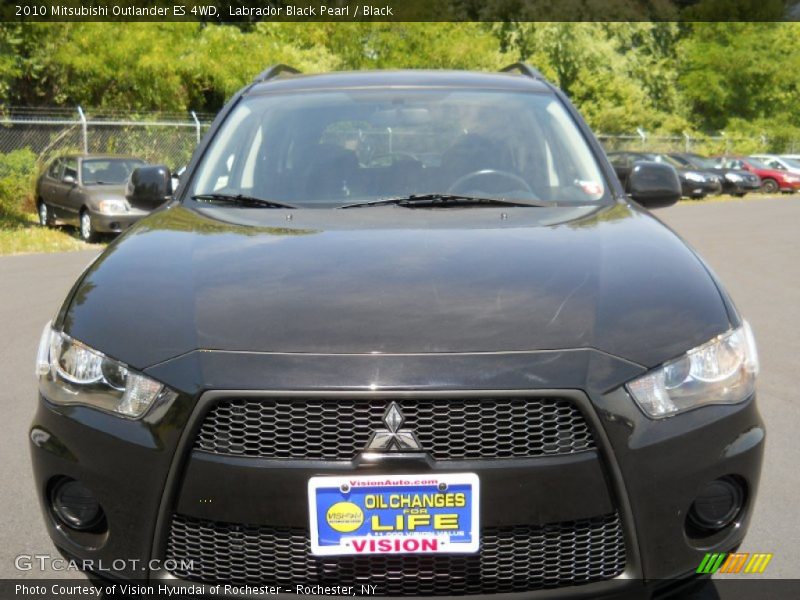 Labrador Black Pearl / Black 2010 Mitsubishi Outlander ES 4WD
