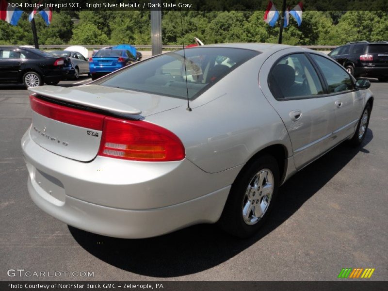  2004 Intrepid SXT Bright Silver Metallic