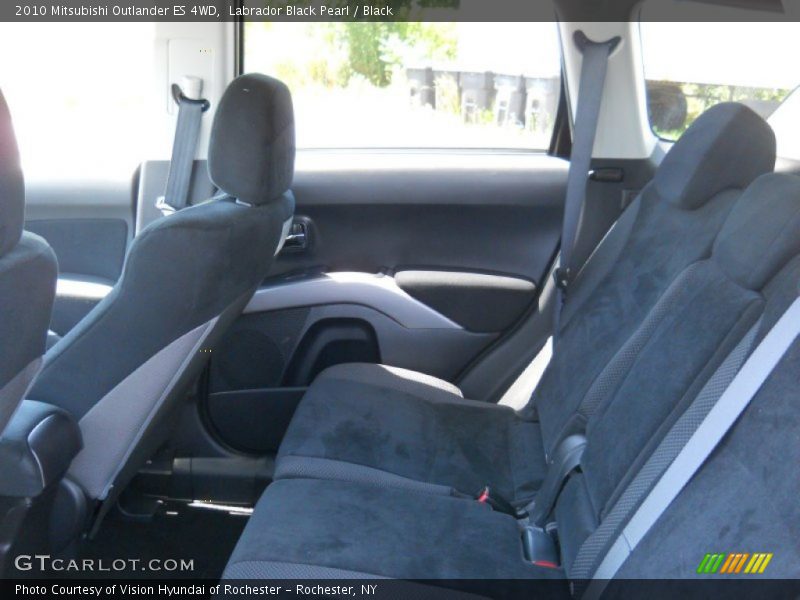 Labrador Black Pearl / Black 2010 Mitsubishi Outlander ES 4WD
