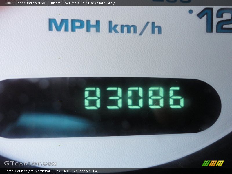 Bright Silver Metallic / Dark Slate Gray 2004 Dodge Intrepid SXT