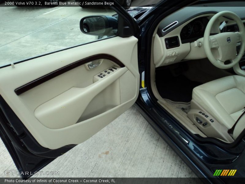 Barents Blue Metallic / Sandstone Beige 2008 Volvo V70 3.2