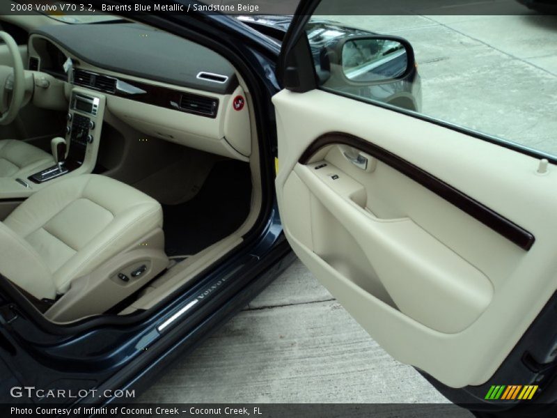 Barents Blue Metallic / Sandstone Beige 2008 Volvo V70 3.2
