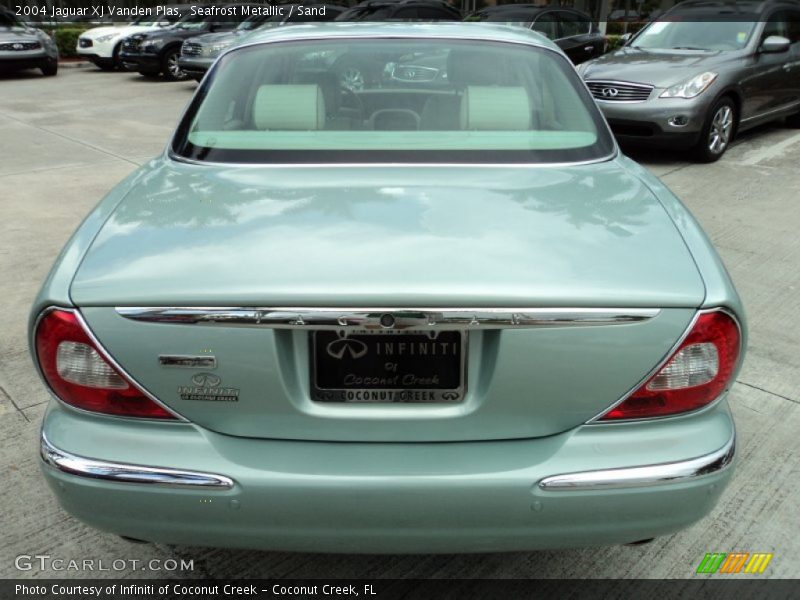 Seafrost Metallic / Sand 2004 Jaguar XJ Vanden Plas