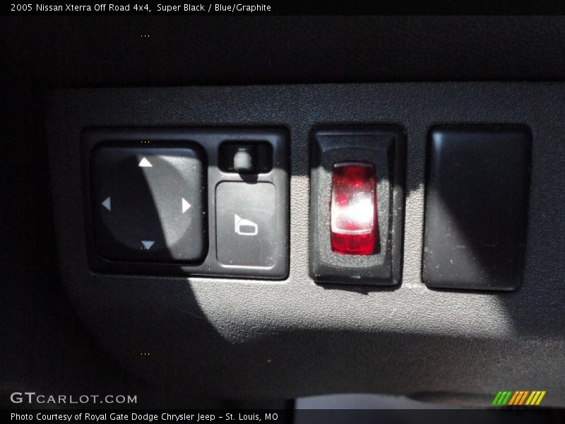 Super Black / Blue/Graphite 2005 Nissan Xterra Off Road 4x4