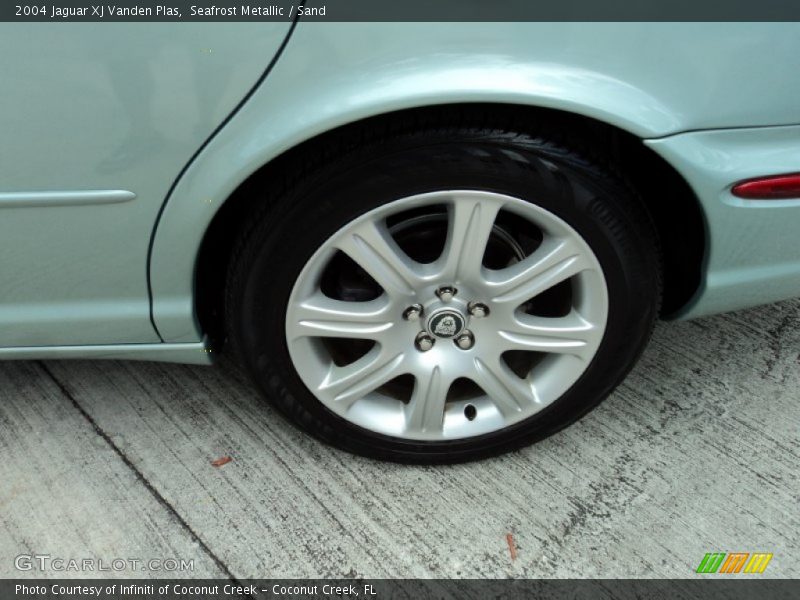  2004 XJ Vanden Plas Wheel