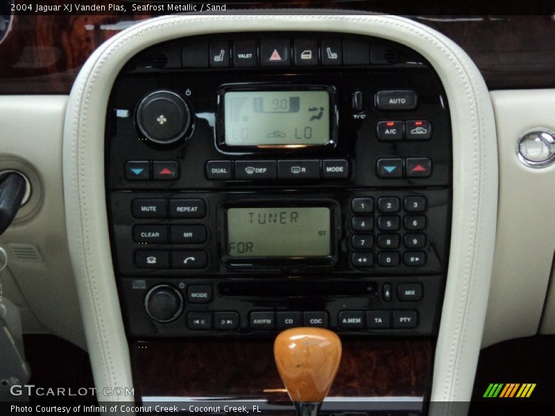Controls of 2004 XJ Vanden Plas