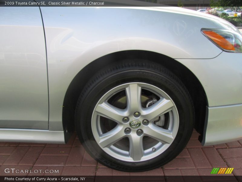 Classic Silver Metallic / Charcoal 2009 Toyota Camry SE