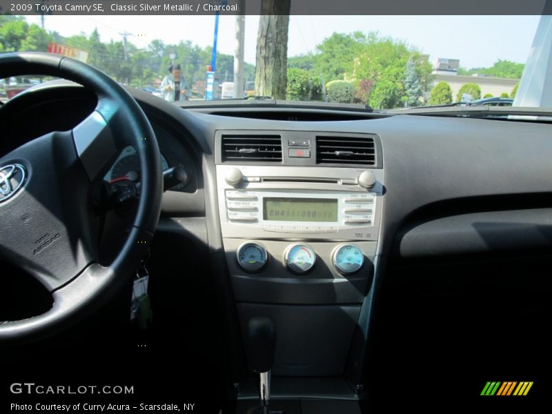 Classic Silver Metallic / Charcoal 2009 Toyota Camry SE