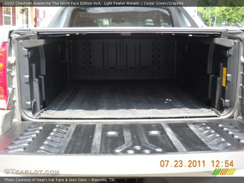 Light Pewter Metallic / Cedar Green/Graphite 2002 Chevrolet Avalanche The North Face Edition 4x4