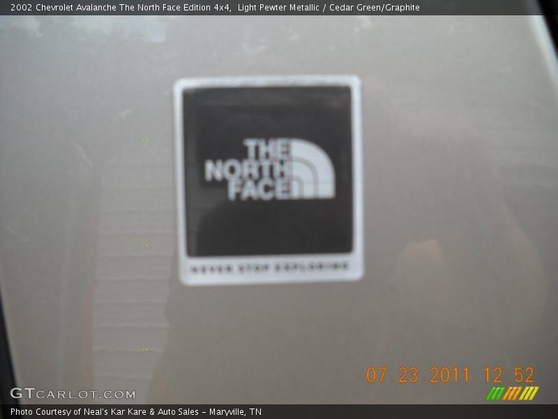 Light Pewter Metallic / Cedar Green/Graphite 2002 Chevrolet Avalanche The North Face Edition 4x4