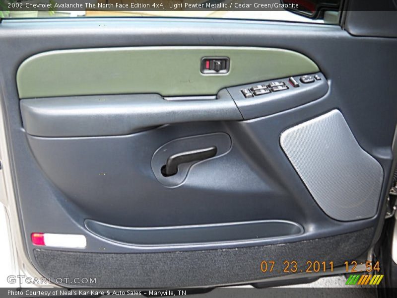 Light Pewter Metallic / Cedar Green/Graphite 2002 Chevrolet Avalanche The North Face Edition 4x4