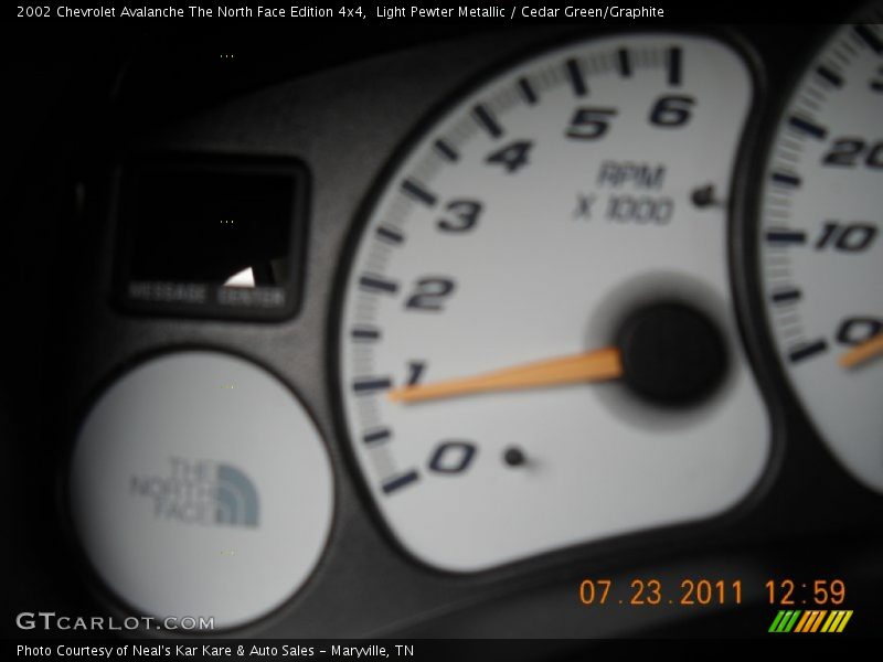 Light Pewter Metallic / Cedar Green/Graphite 2002 Chevrolet Avalanche The North Face Edition 4x4