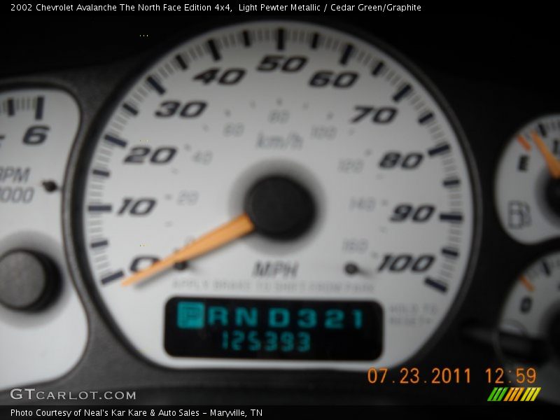 Light Pewter Metallic / Cedar Green/Graphite 2002 Chevrolet Avalanche The North Face Edition 4x4