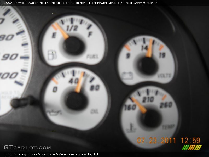 Light Pewter Metallic / Cedar Green/Graphite 2002 Chevrolet Avalanche The North Face Edition 4x4