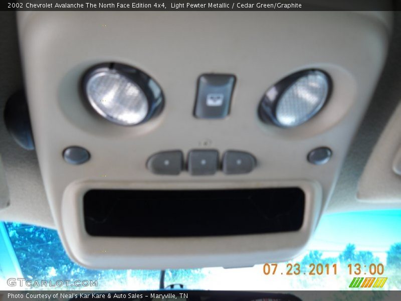 Light Pewter Metallic / Cedar Green/Graphite 2002 Chevrolet Avalanche The North Face Edition 4x4