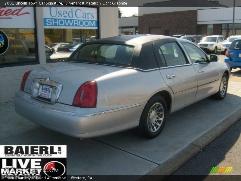 Silver Frost Metallic / Light Graphite 2001 Lincoln Town Car Signature
