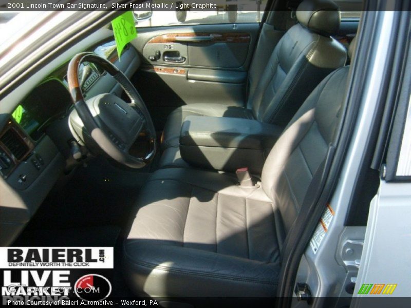 Silver Frost Metallic / Light Graphite 2001 Lincoln Town Car Signature