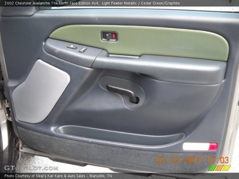 Light Pewter Metallic / Cedar Green/Graphite 2002 Chevrolet Avalanche The North Face Edition 4x4