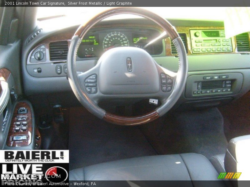Silver Frost Metallic / Light Graphite 2001 Lincoln Town Car Signature